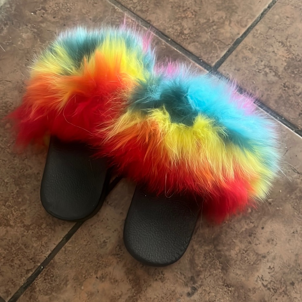 Girls fur slides